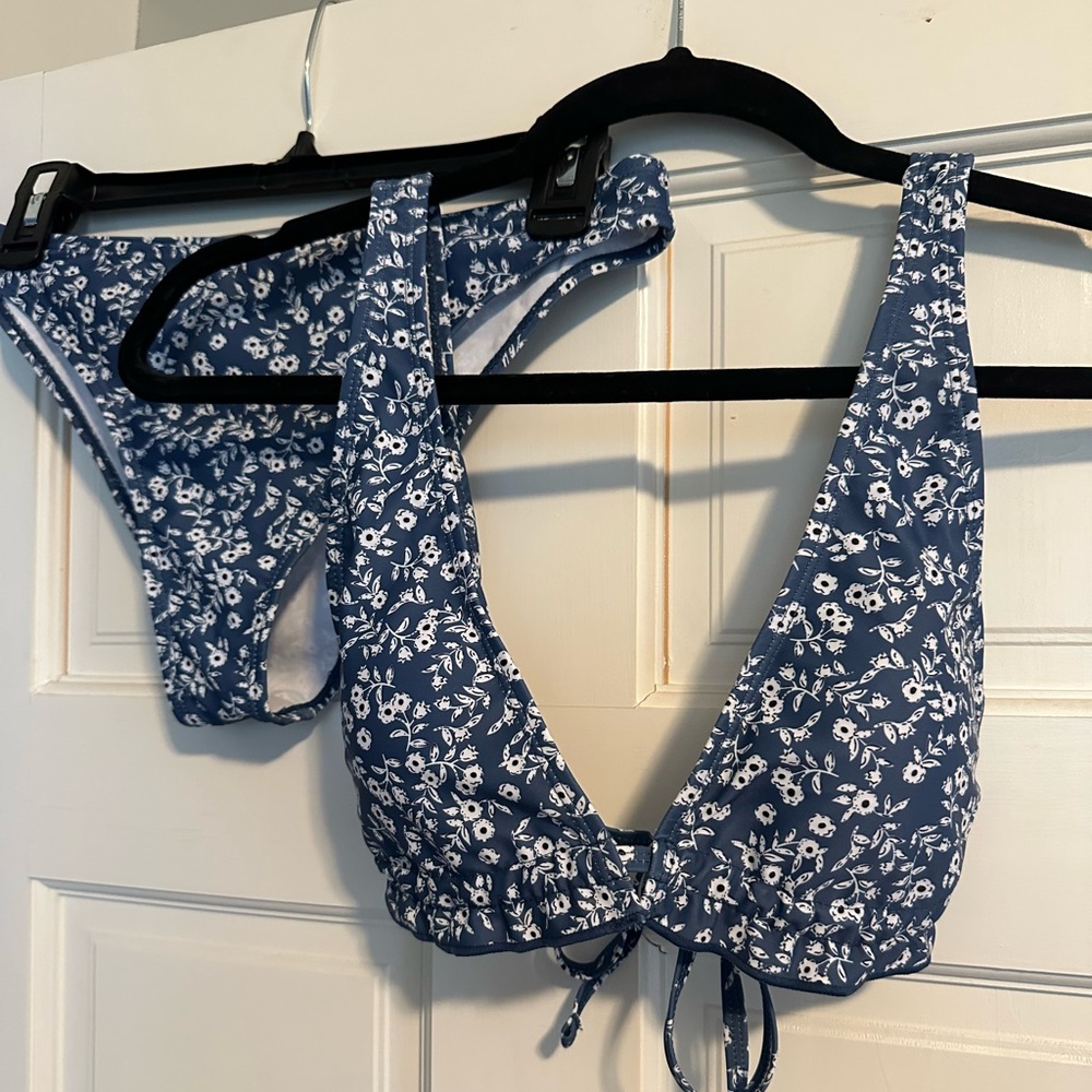 NWOT Dusty Blue Floral Bikini - SHEIN (M)